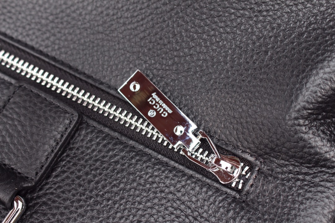 P、型号：33246-5。gucci里外都是顶级原版皮，顶级进口原厂皮（意大利进口自然纹路）超高清压印l