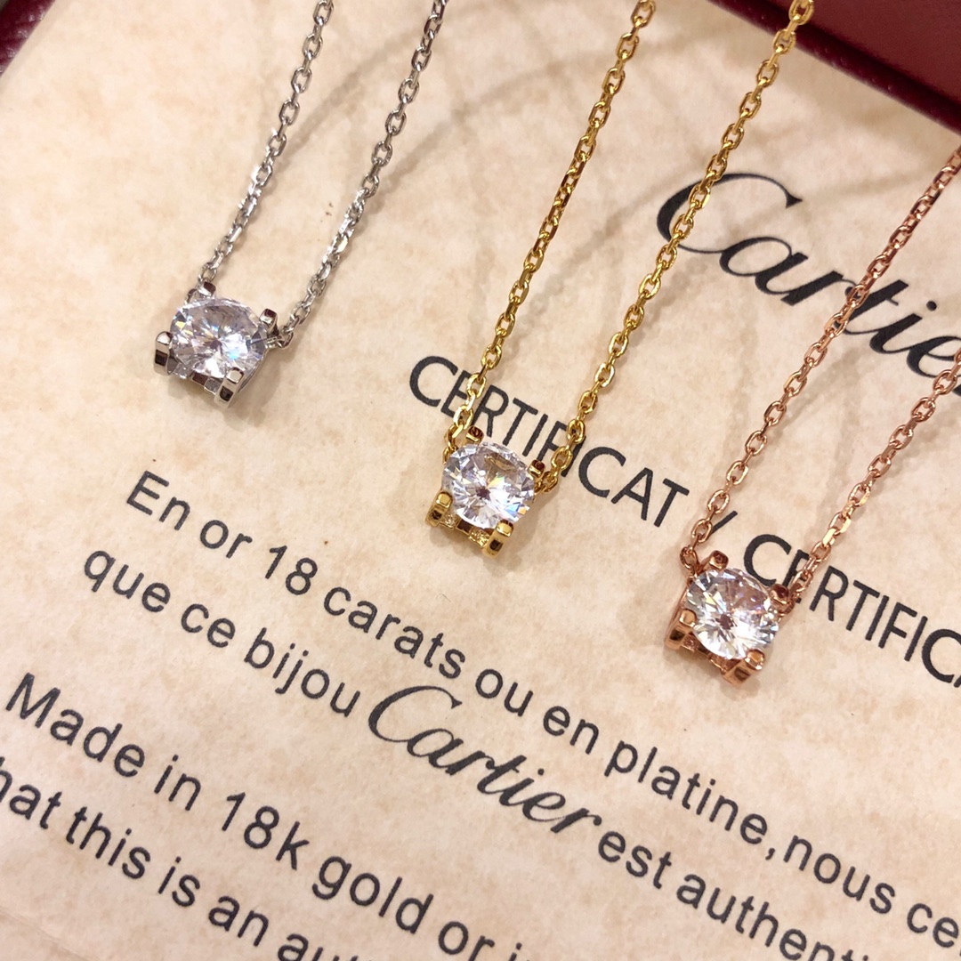 Cartier 卡地亚love单钻牛角项链 代表着简约与柔美 精心挑选的钻石 镶嵌在细链上
