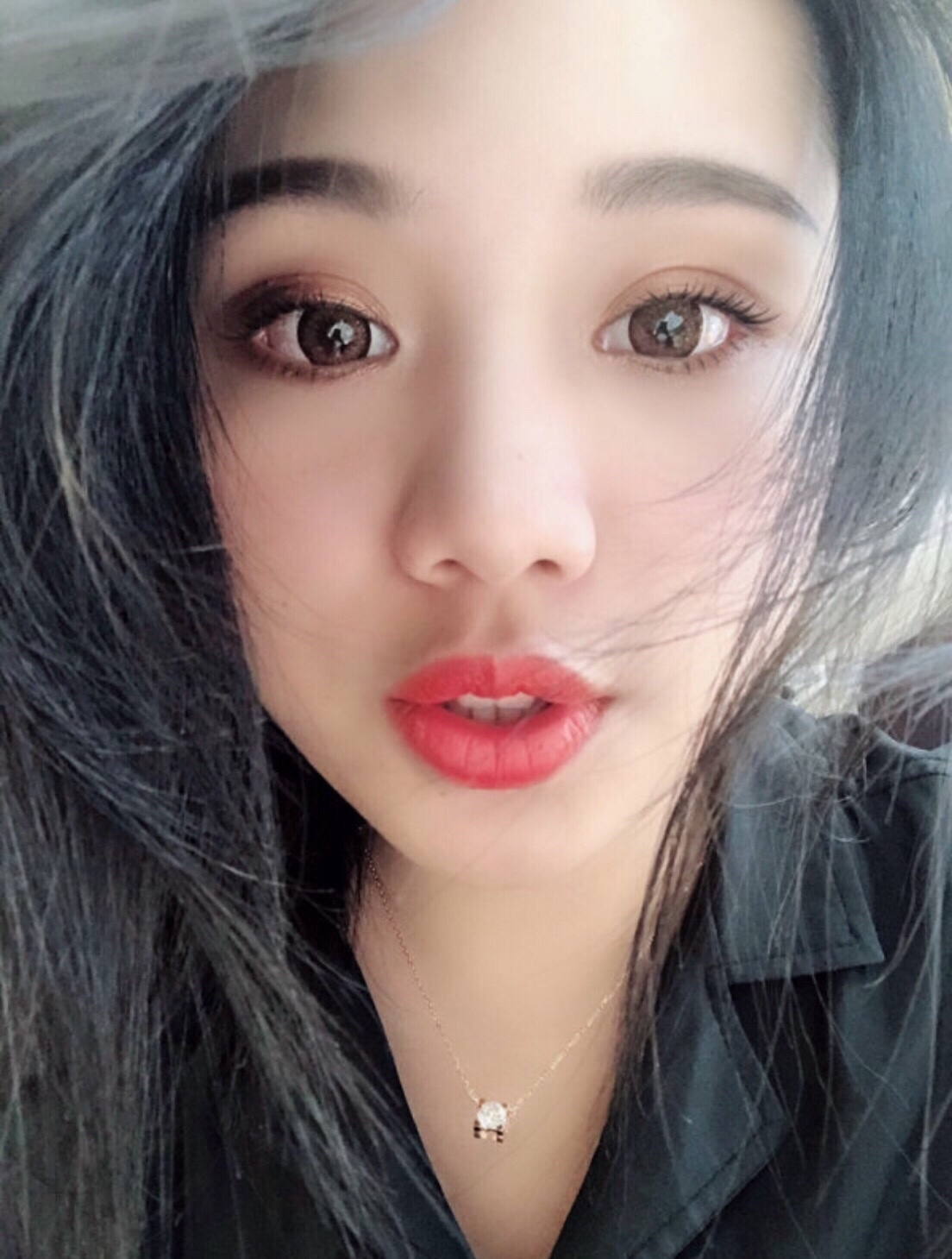 Cartier 卡地亚love单钻牛角项链 代表着简约与柔美 精心挑选的钻石 镶嵌在细链上