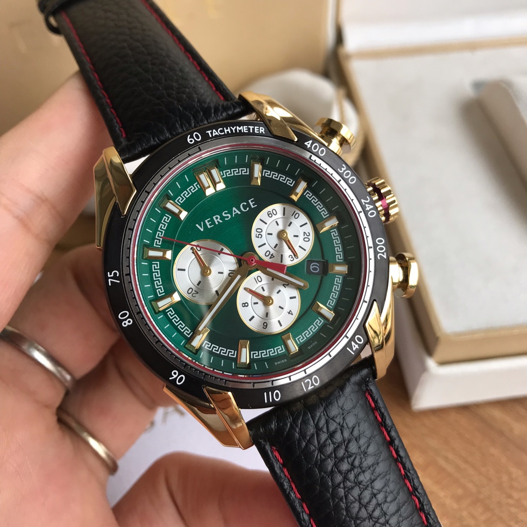 NO:157988,Batch: Original Box: 50 Versace Men's Watch VDB Series, watch diameter 43mm, six-pin chronograph with calendar!  Quartz movement, chronograph function, sapphire glass, belt style, exquisite butterfly buckle, brand new packaging, priced at the counter exceeds 10,000 yuan, and it is a good price!  Packed with original box!  , versace, versace19860909批:原盒:50 Versace范思哲男表VDB系列,表径43mm,六针计时带日历！石英机芯,计时功能,蓝宝石玻璃,皮带款,精致蝴蝶表扣,全新带包装,专柜定价过万,保真好价出！配原盒包装！,,versace,versace,Watch