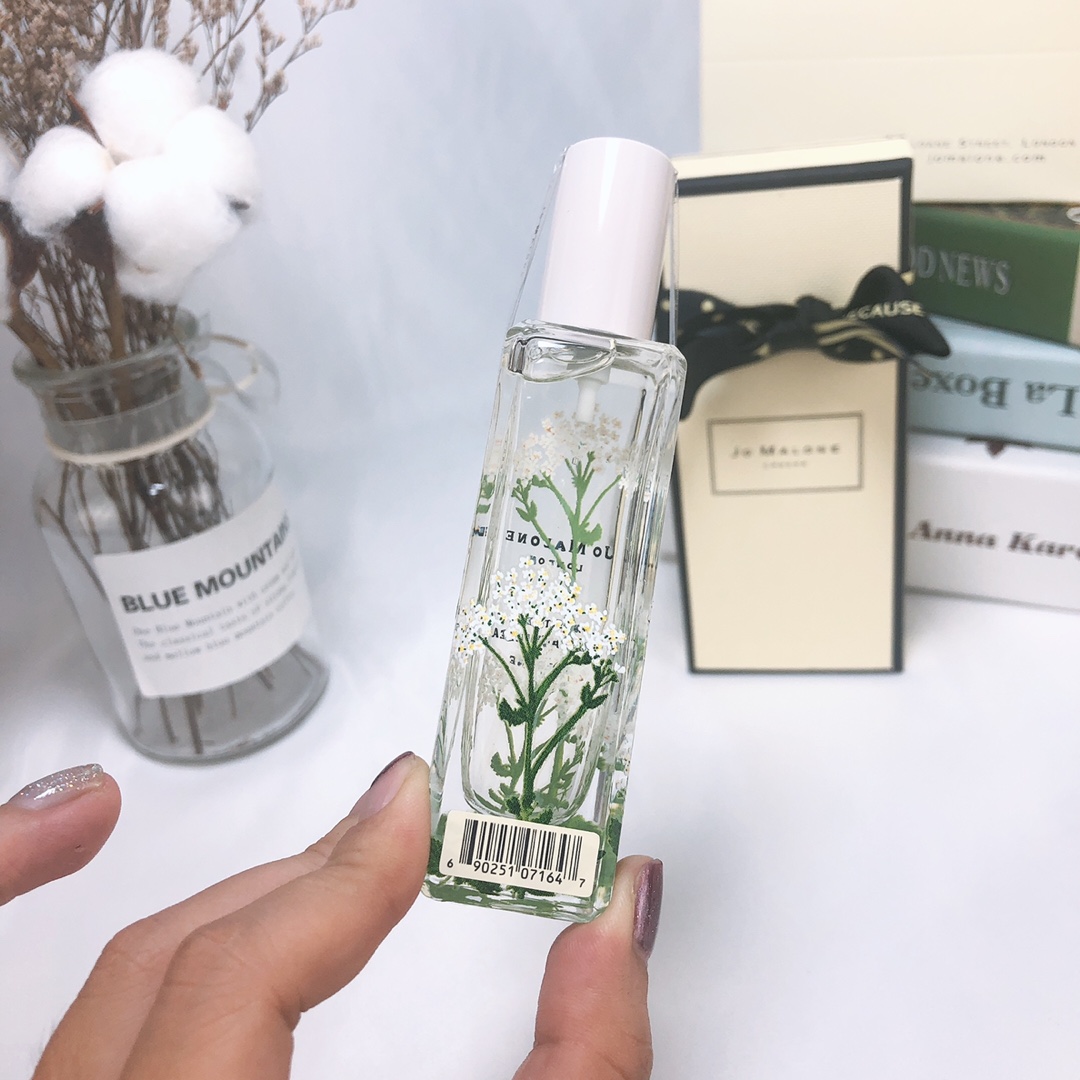 1570977692 2602984555 2