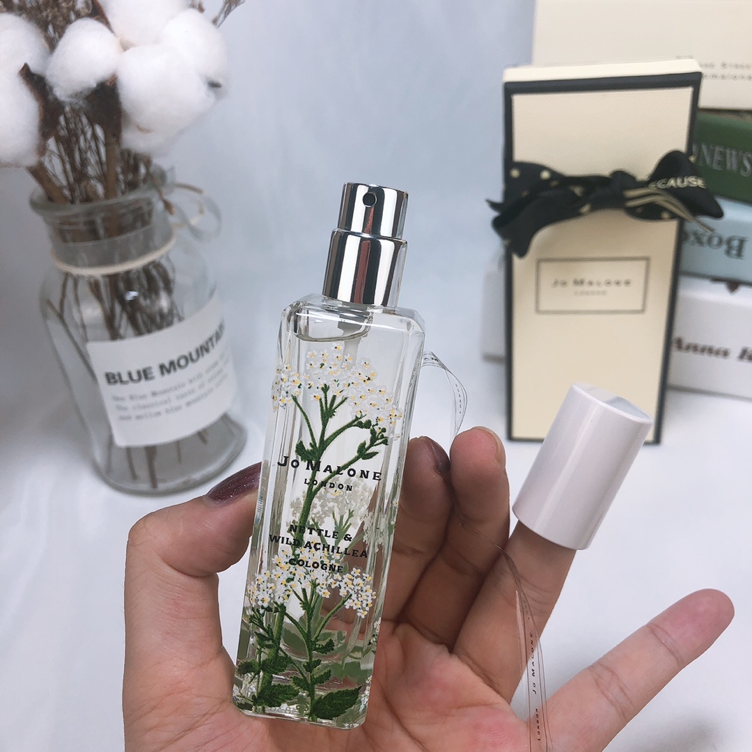 1570977692 4280764165 4