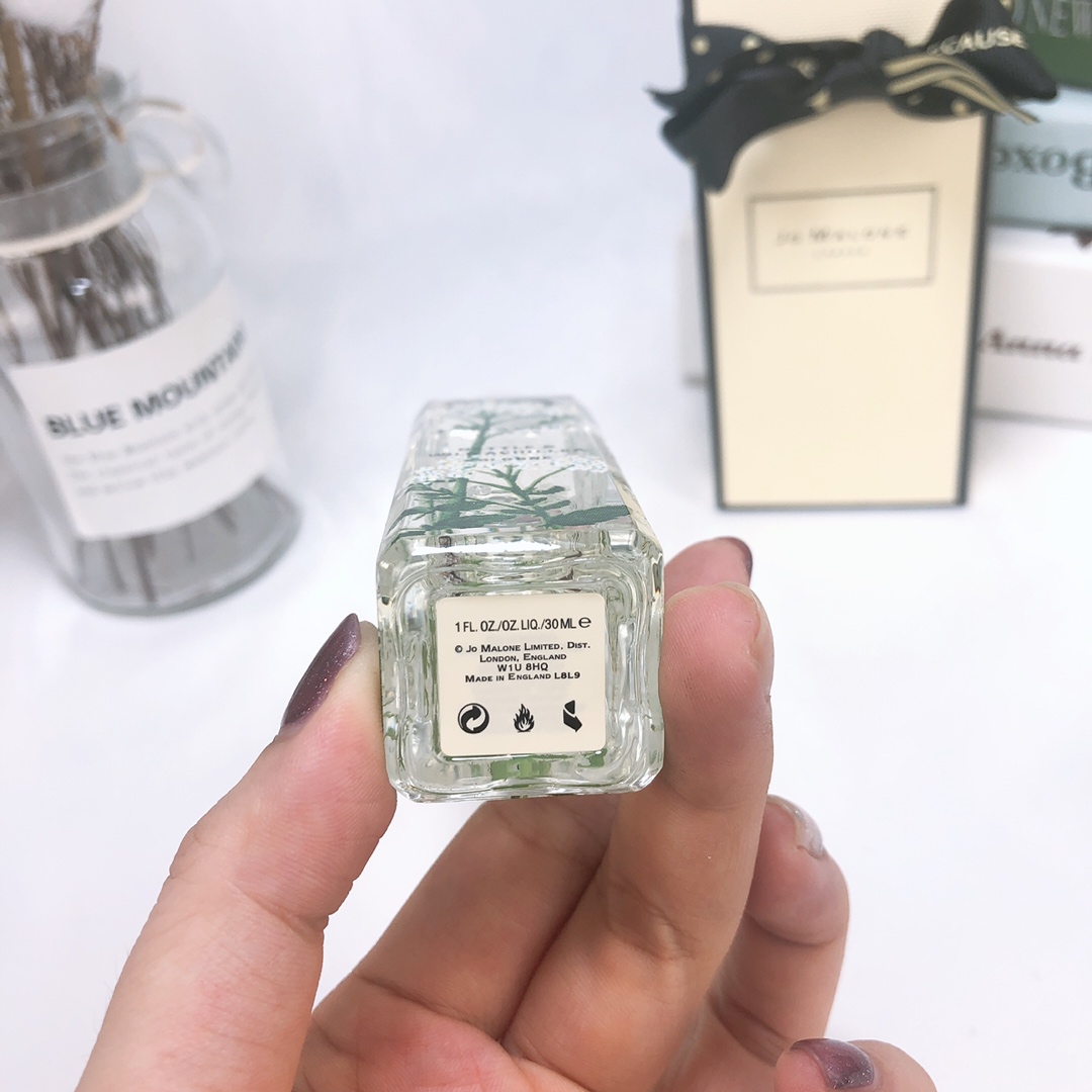 1570977692 581590496 3