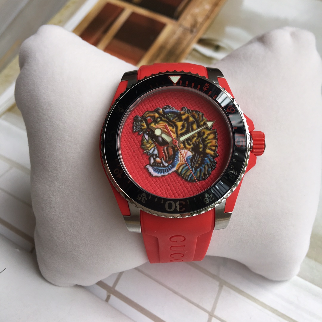 NO:156612,Batch: Original box: 30 Gucci Tiger Head GUCCI new neutral diving watch, watch diameter 40mm Swiss quartz movement, dial iconic tiger head pattern, super luminous display dial, satin brushed, and matched with the same color as the dial Rubber strap Support inspection, complete packaging, gucci, gucci19860909批: 原盒:30 古驰 虎头GUCCI新款中性潜水表 表径40mm 瑞士石英机芯 表盘标志性猛虎头图案 超强夜光显示表盘,经缎面拉丝润饰,并搭配与表盘配色一致 橡胶表带 支持验货 配全套包装出,,gucci,gucci,Watch