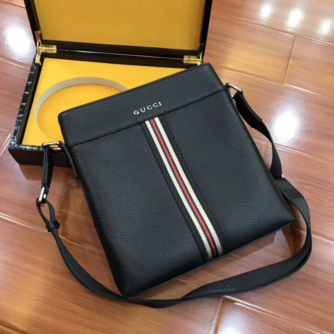 🔺新款来袭（型号33090-2）🔻古琦 gucci🔺休闲男包。进口头层牛皮✌，容量大❗比较轻便，简单休闲