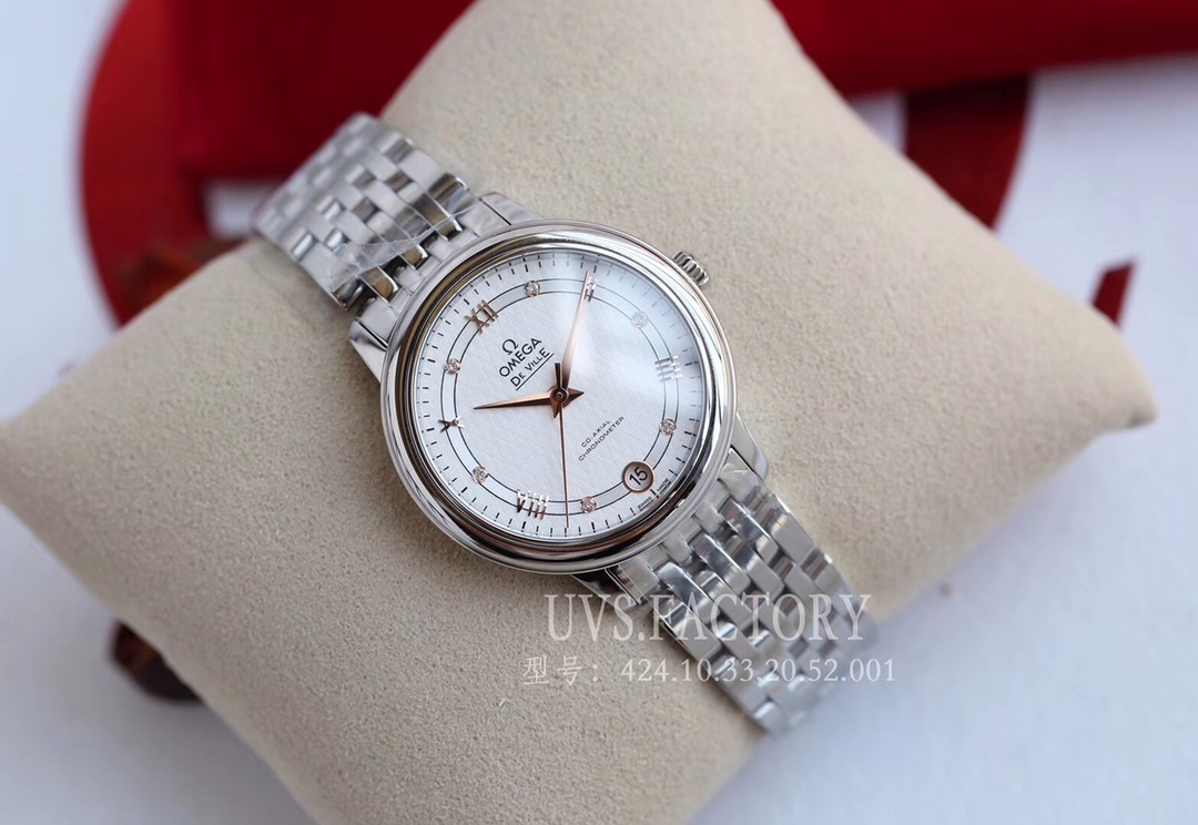 NO:726722,1 second ago UVS genuine mold opening!  Omega De Ville 424.10.33.20.55.002  The Haiou 2892 movement is installed, which is consistent with the original movement. It includes the height of the center position, the direction of calendar adjustment and calendar jump. The date adjustment is to turn downwards and the calendar jumps from right to left. The four trimming lines of the watch case need to be rough ground and then finely ground by CNC. It is not possible for a master craftsman to grind such lines and mirror like surface.  The effect. The relief of Kronos, the god of time, on the bottom cover is the most labor-intensive. The bottom cover has been remodeled 11 times, just to pursue that perfection. It took 13 months to finally achieve the same pattern as the original, exquisite and lifelike. Size 32.7mm [rose] [rose], omega198609091秒前 UVS正品开模！欧米茄碟飞系列424.10.33.20.55.002 装海欧2892机芯,与原装机芯是一致的,包括了把中位的高低,调历与跳历的方向,的调历是往下转动日历由右向左跳动的.表壳的4条修边线,需粗磨走cnc再细磨,不是老师傅是没法磨出如此线条,和镜面般的效果的.底盖的时间之神.克洛诺斯.浮雕,是最考功夫的,底盖经过11次改模,只为追求那一份完美,耗时13个月,终于做到了原版一致的图案,精致栩栩如生.尺寸32.7mm[玫瑰][玫瑰],,omega,Watch