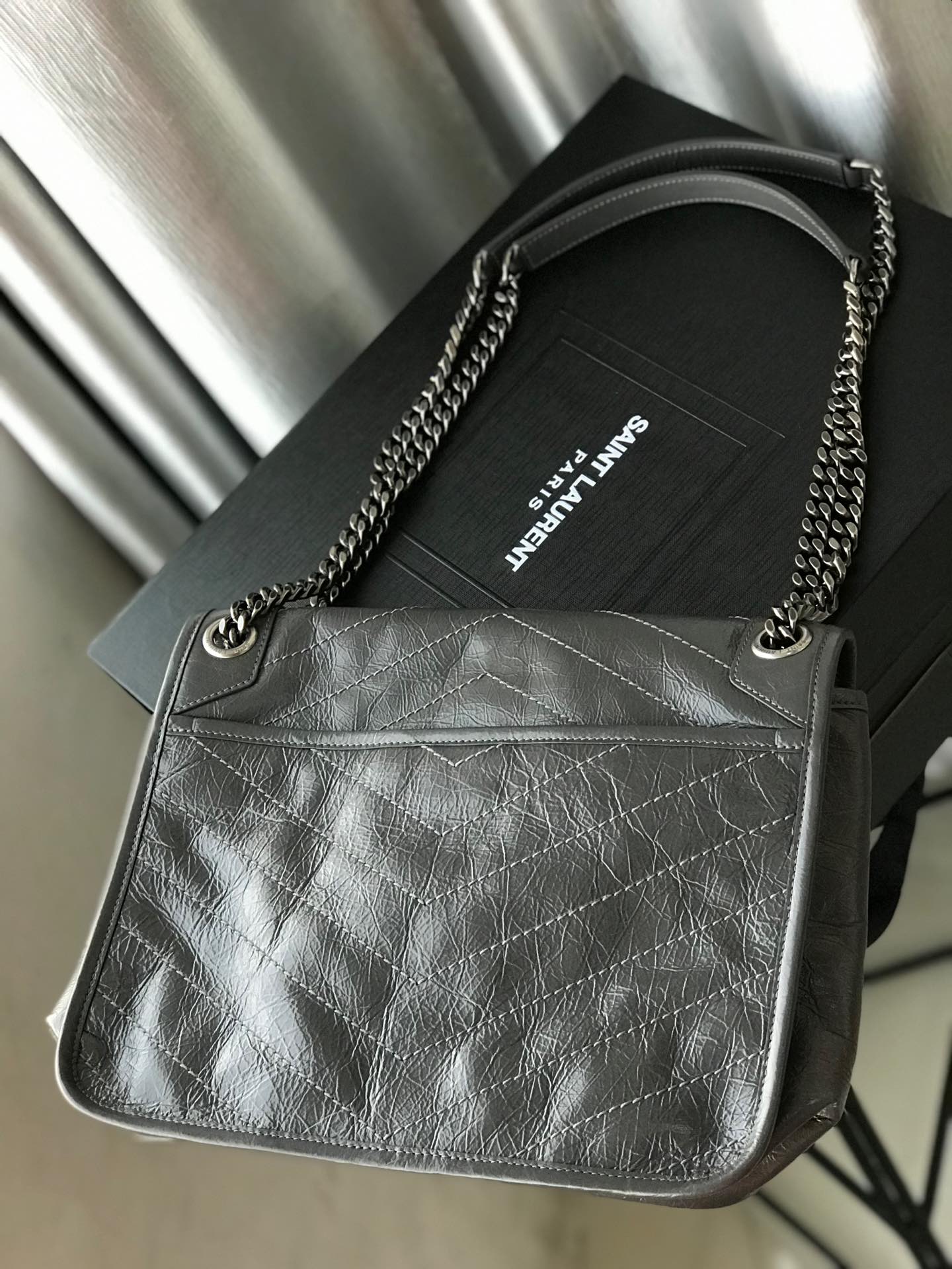 Сумка Saint Laurent Niki среднего размера, серый цвет