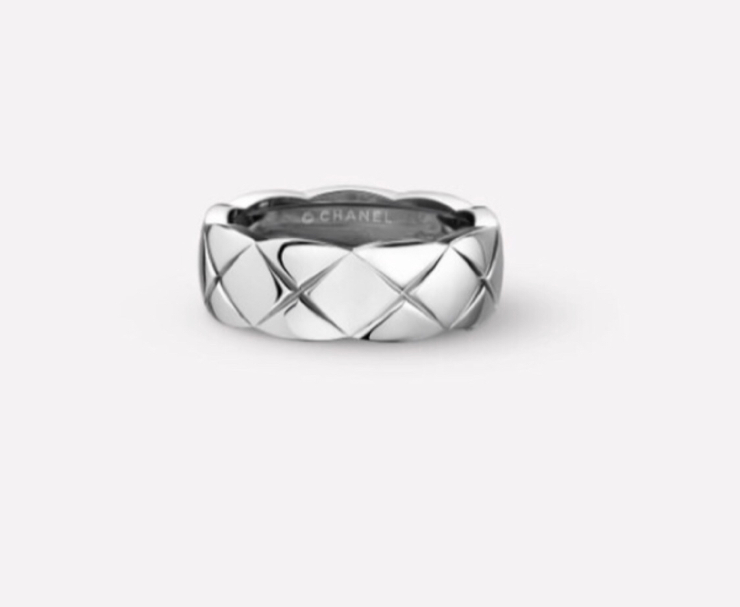 NO:102403,Plain silver model, platinum/K yellow spot, your husband Li Xian, Jing Boran, and Chen Weiting, same style, double C diamond-shaped classic pattern ring, spot 7.5mm width, size 6#7#8#9#10#, Chanel ring, chanel,ring19860909素银款 白金/K黄 现货 你们的老公李现,井柏然,陈伟霆同款 双C菱形格经典花纹戒指 现货 7.5mm宽度 尺寸6#7#8#9#10#,香奈儿戒指,chanel,ring,Jewelry