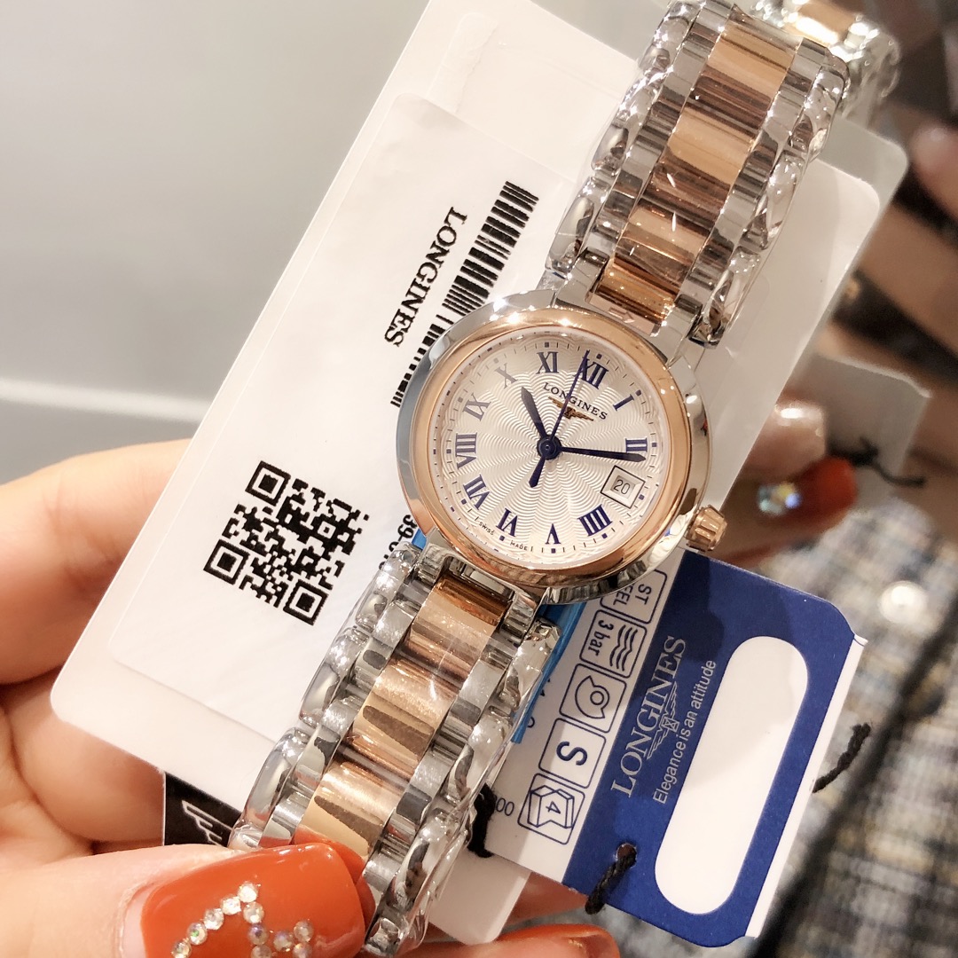 J5  机芯采用原装瑞士775石英机芯 走时精准 用时耐久 免除了部分女士们不喜欢上链的需求 温柔的外表之下，蕴含一颗“正品”真芯。 表壳316L精钢国内顶尖制造工艺 一比一还原正品细节 腕表尺寸26.5mmX7mm，圆润的曲线式设计使得壳体别致精巧，底盖标志性的飞翼沙漏图案以及编号都完美无瑕的对比正品，每一枚表壳均是H对复刻腕表的精神表现，更是回馈用户的需求所致 钢带波浪型的表带动感贴手，光泽流盼。每一粒表链都经过H制表师精心细致的打磨，确保光泽和形状完美无瑕，吻合原版