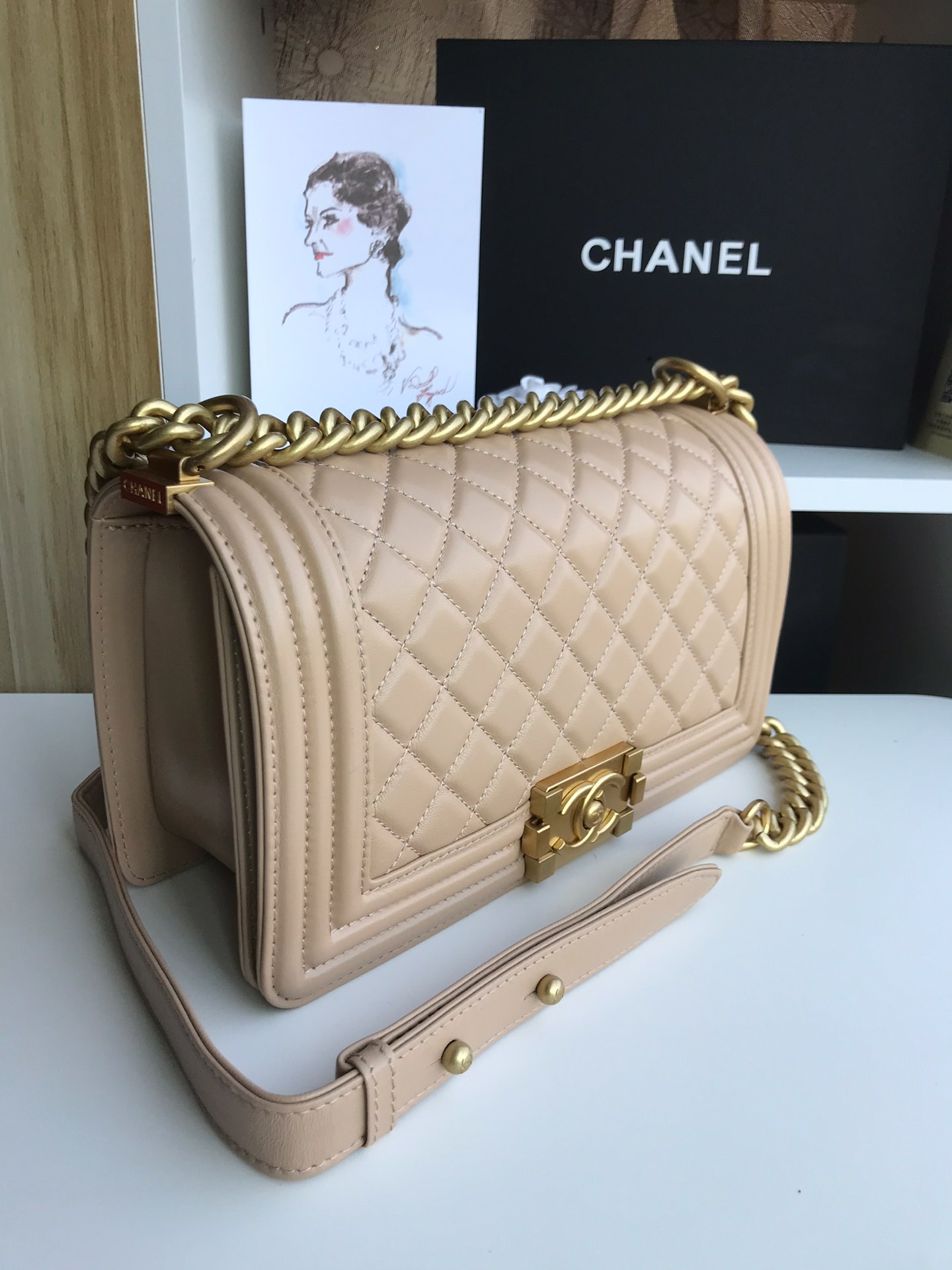 Chanel香奈儿67086原单羊皮闪亮登场！非常靓丽非常豪华的感觉！潮流前线的主细节非常得到位！五金最