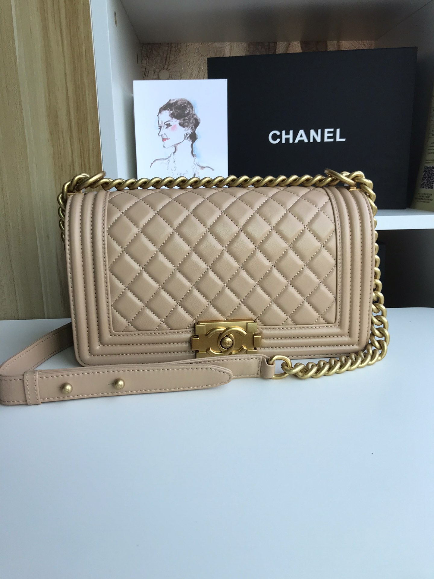 Chanel香奈儿67086原单羊皮闪亮登场！非常靓丽非常豪华的感觉！潮流前线的主细节非常得到位！五金最