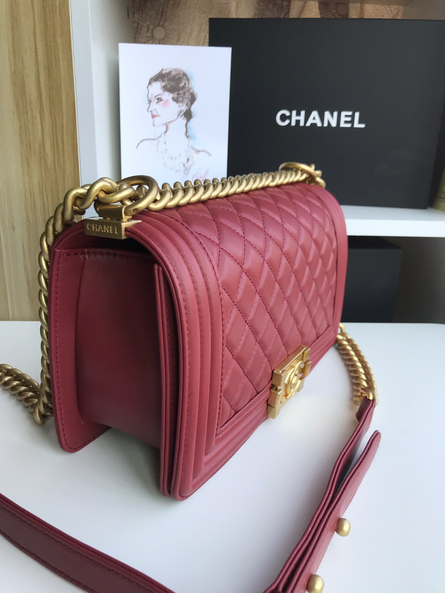 Chanel香奈儿67086Ｖ格原单羊皮闪亮登场！非常靓丽非常豪华的感觉！潮流前线的主细节非常得到位！五
