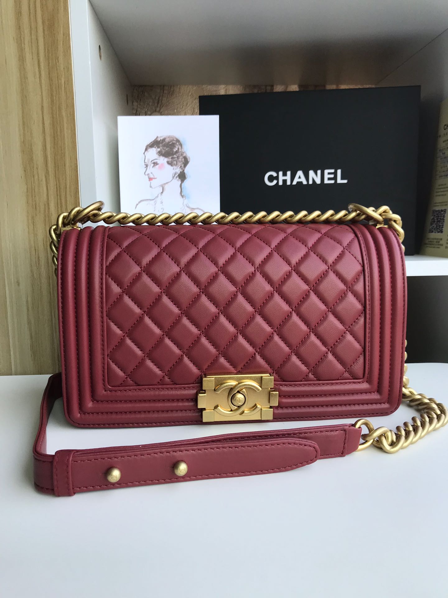 Chanel香奈儿67086Ｖ格原单羊皮闪亮登场！非常靓丽非常豪华的感觉！潮流前线的主细节非常得到位！五
