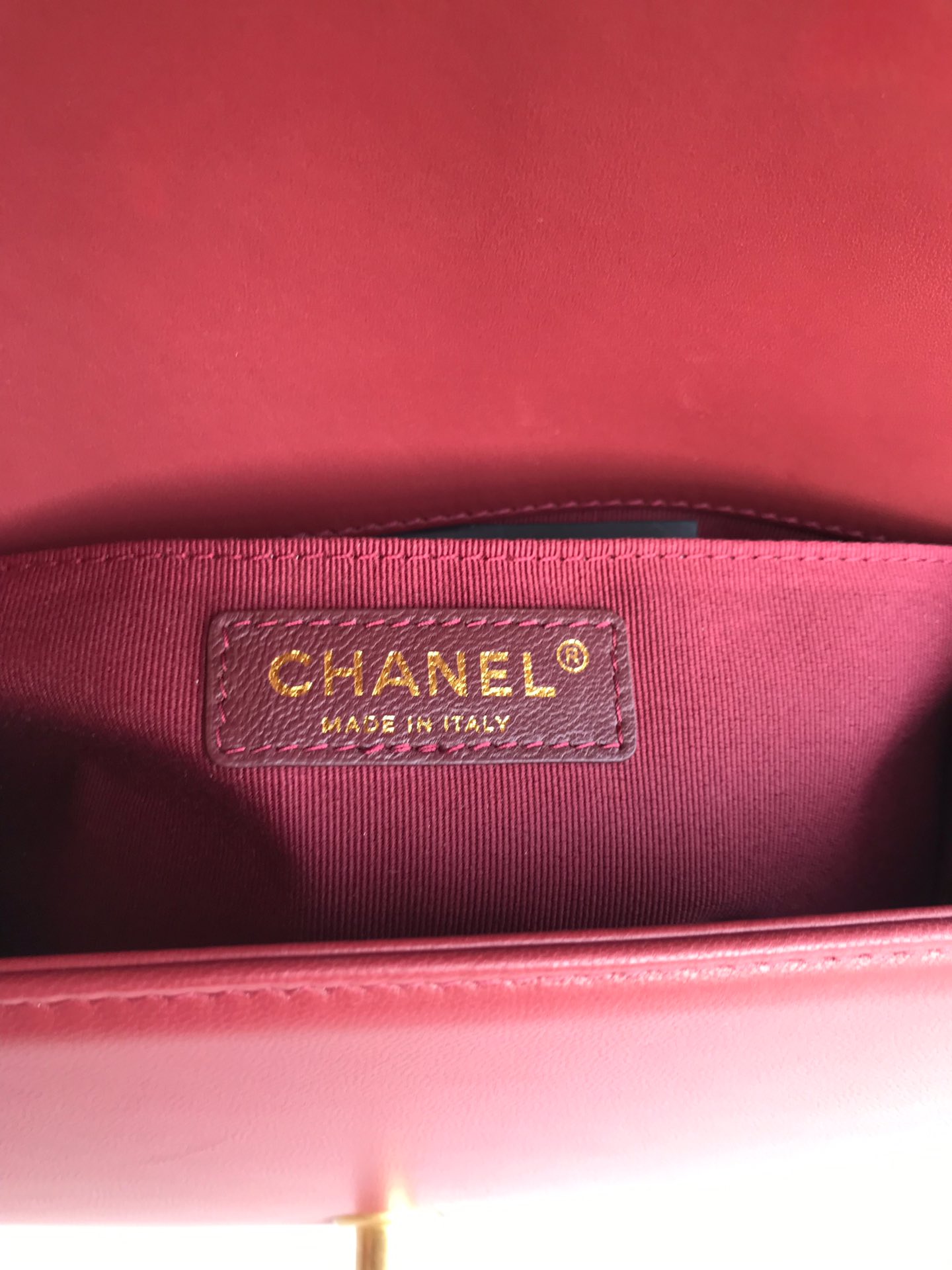 Chanel香奈儿67086Ｖ格原单羊皮闪亮登场！非常靓丽非常豪华的感觉！潮流前线的主细节非常得到位！五
