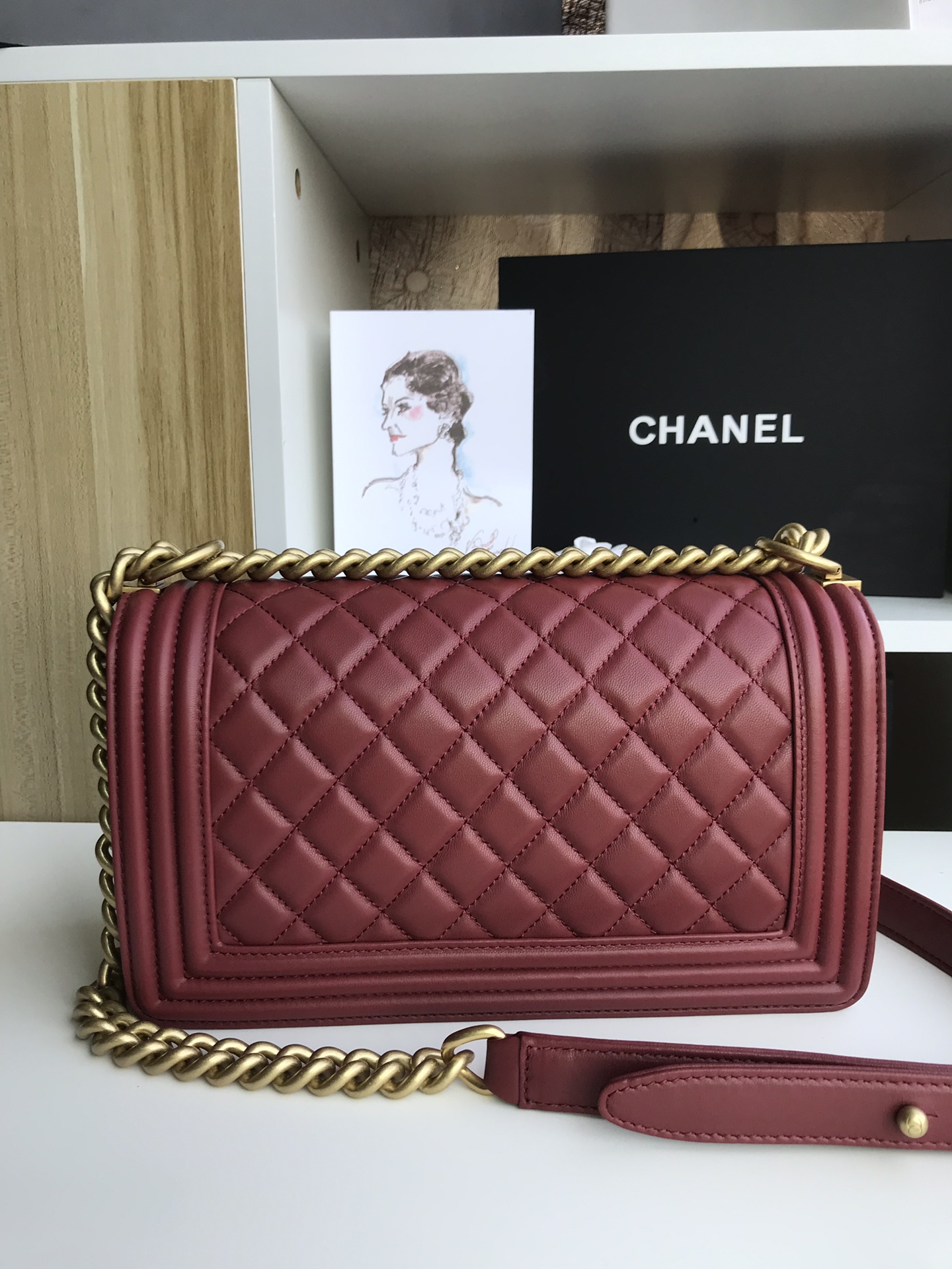Chanel香奈儿67086Ｖ格原单羊皮闪亮登场！非常靓丽非常豪华的感觉！潮流前线的主细节非常得到位！五