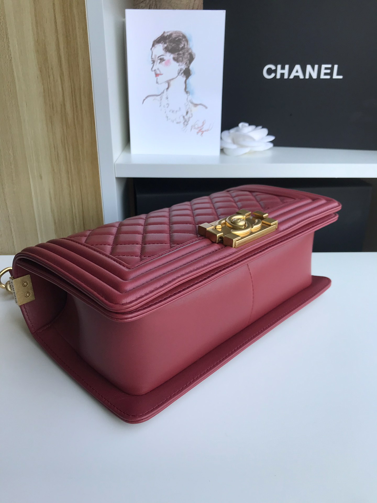 Chanel香奈儿67086Ｖ格原单羊皮闪亮登场！非常靓丽非常豪华的感觉！潮流前线的主细节非常得到位！五