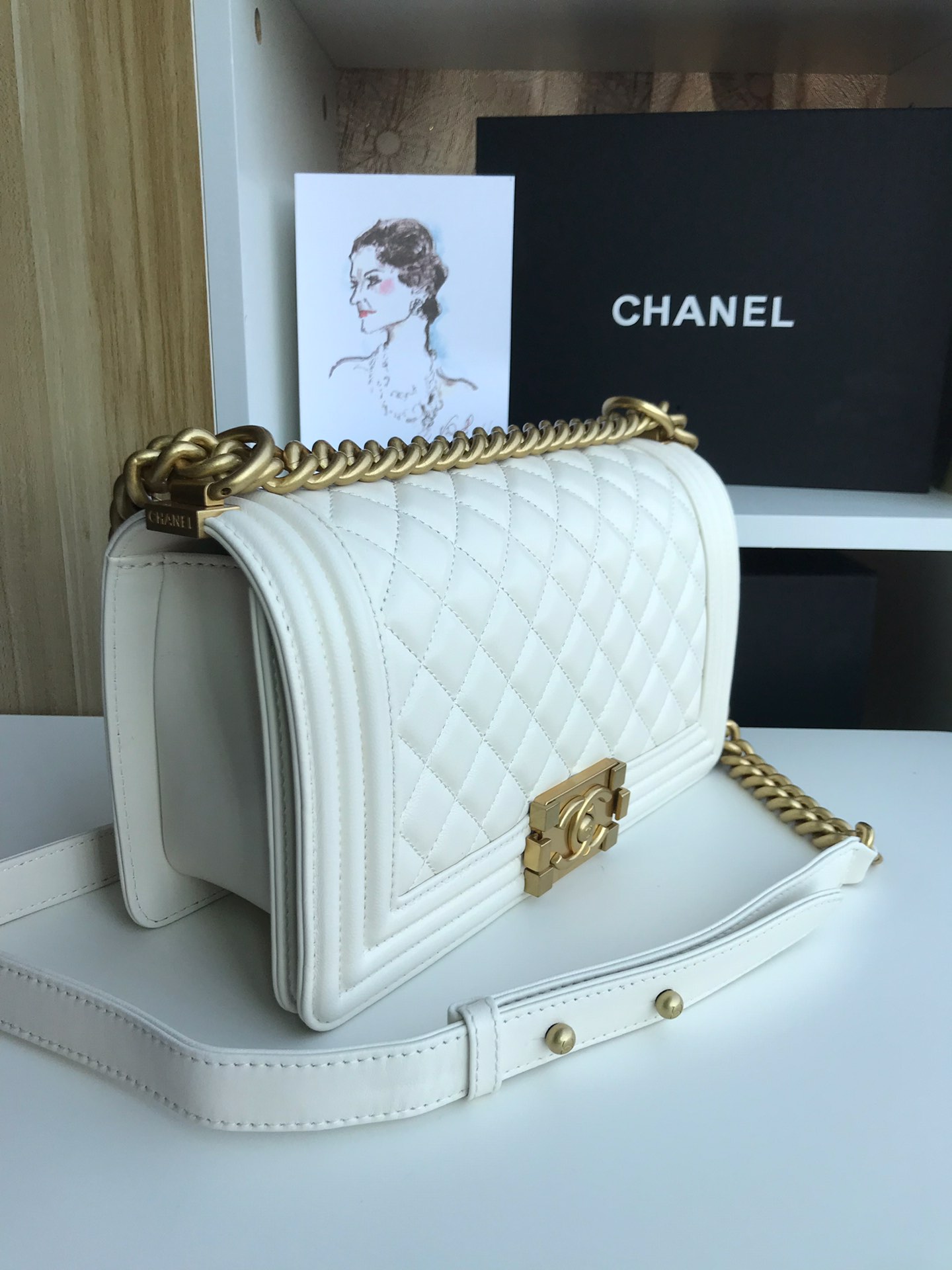 Chanel香奈儿67086Ｖ格原单羊皮闪亮登场！非常靓丽非常豪华的感觉！潮流前线的主细节非常得到位！五