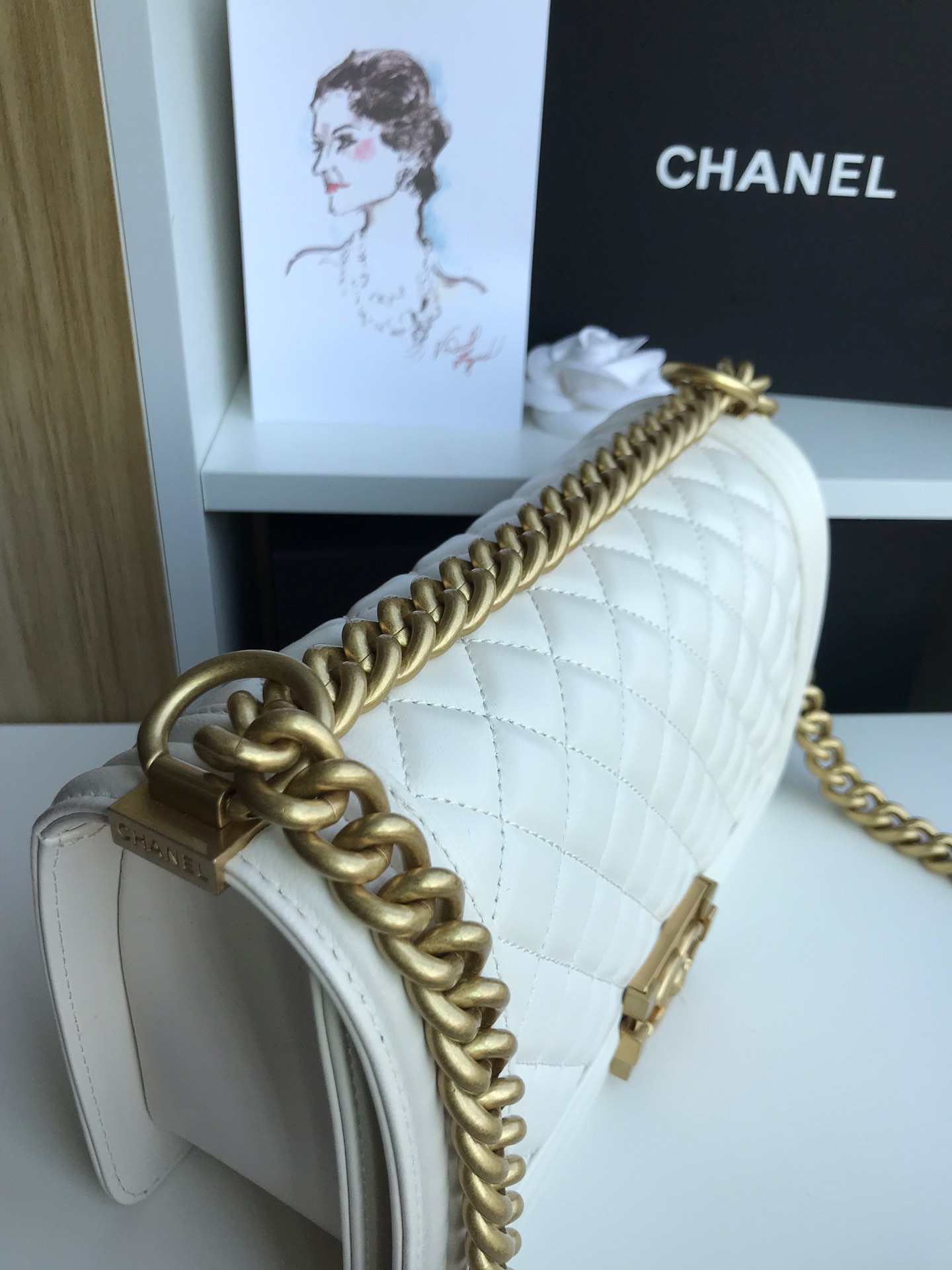 Chanel香奈儿67086Ｖ格原单羊皮闪亮登场！非常靓丽非常豪华的感觉！潮流前线的主细节非常得到位！五