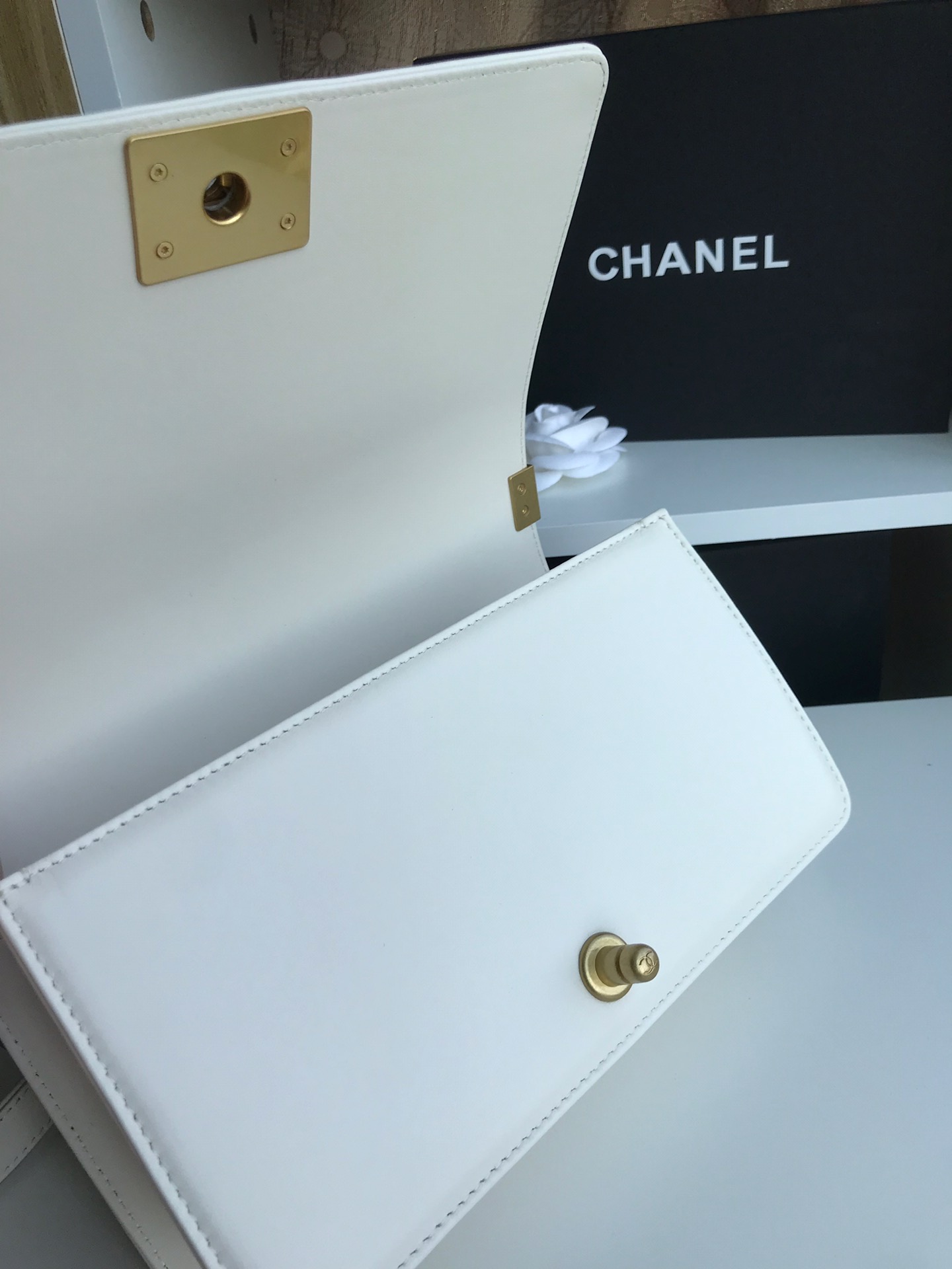 Chanel香奈儿67086Ｖ格原单羊皮闪亮登场！非常靓丽非常豪华的感觉！潮流前线的主细节非常得到位！五