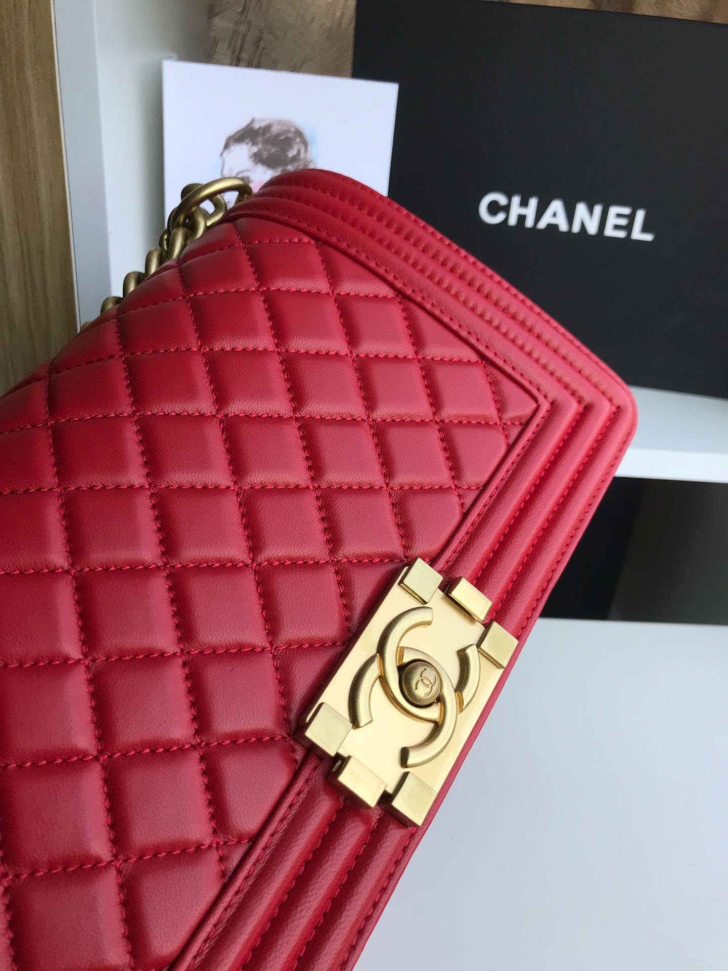Chanel香奈儿67086Ｖ格原单羊皮闪亮登场！非常靓丽非常豪华的感觉！潮流前线的主细节非常得到位！五