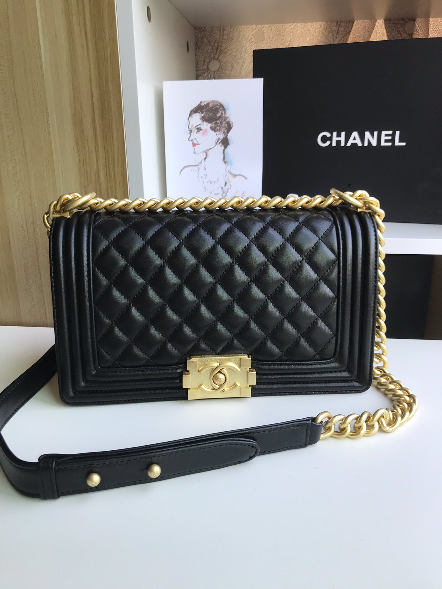 Chanel香奈儿67086原单羊皮闪亮登场！非常靓丽非常豪华的感觉！潮流前线的主细节非常得到位！五金最