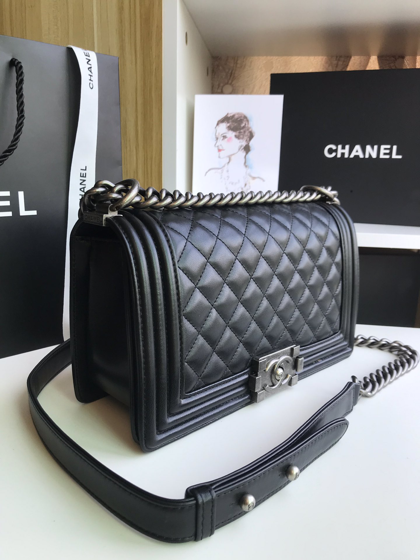 Chanel香奈儿67086原单羊皮闪亮登场！非常靓丽非常豪华的感觉！潮流前线的主细节非常得到位！五金最