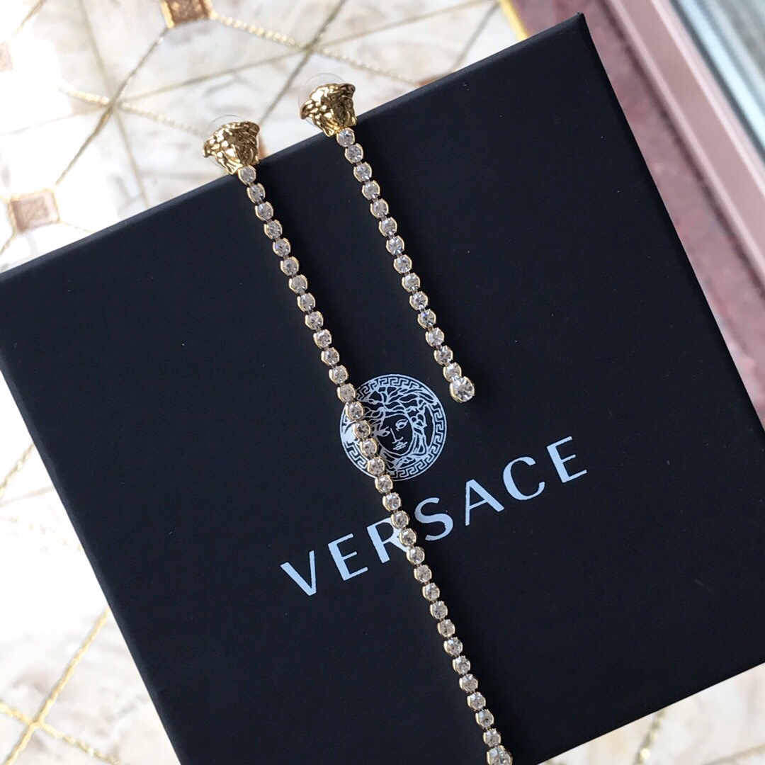 베르사체 귀걸이 63406 Versace Earrings 상세 이미지 4