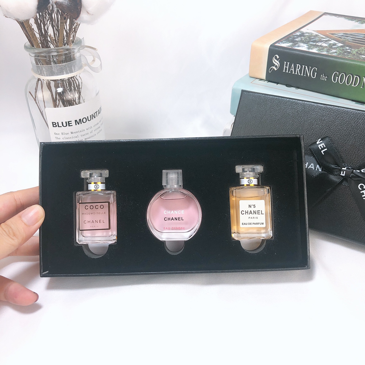 1571934386 2070946800 1