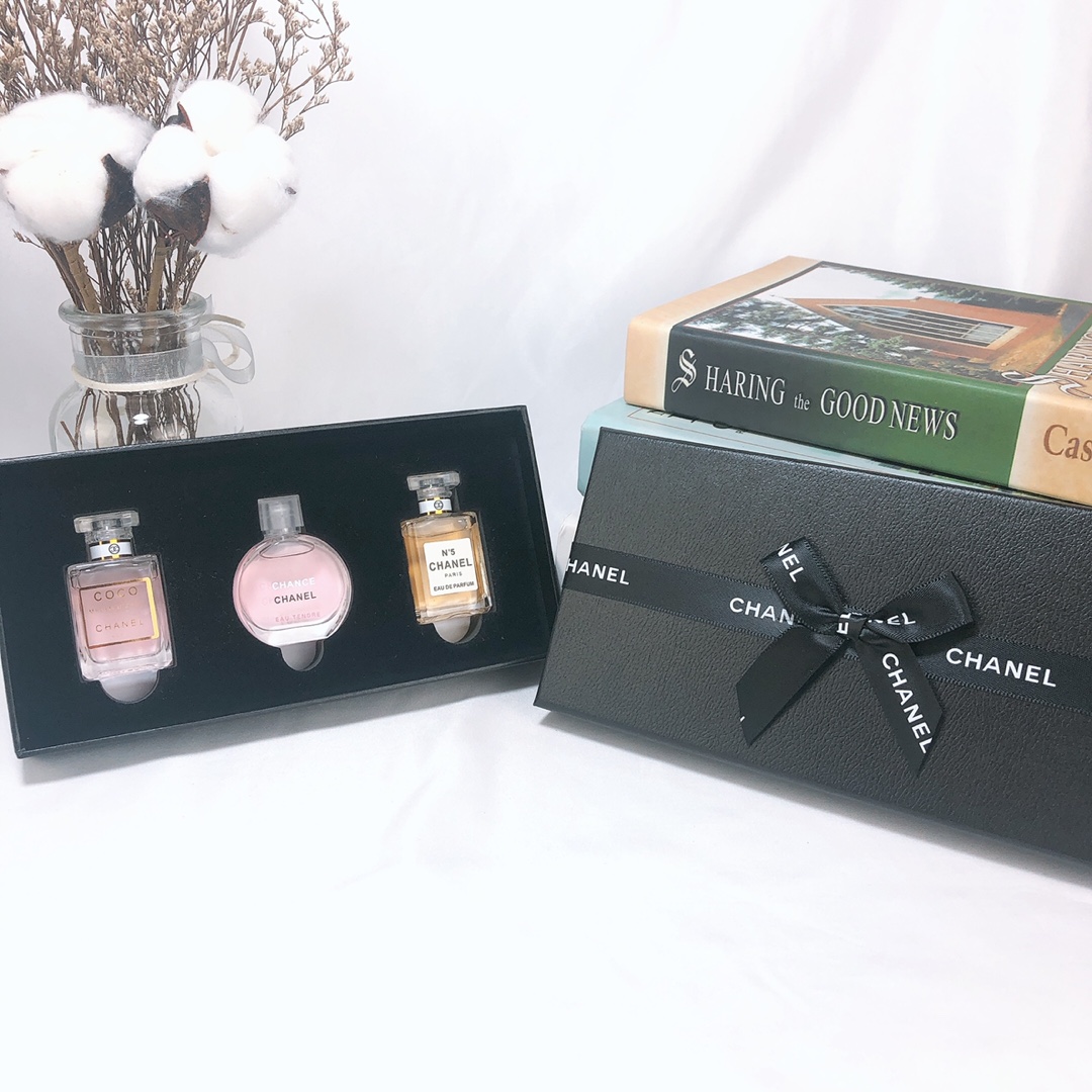 Chanel Q Version Black Gift Box Three-Piece Perfume Set - 7.5ml x 3