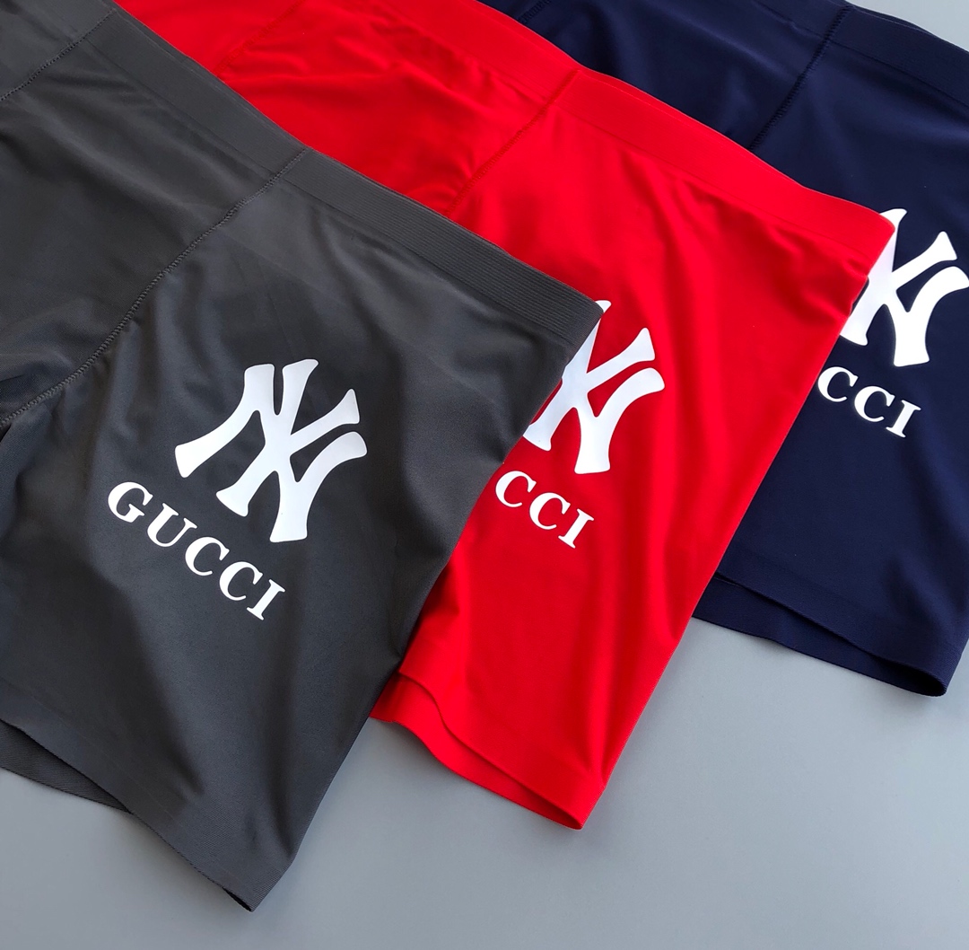  GUCCI 古奇 精致盒装男士内裤 经典款！采用无痕拼接 无缝压胶工艺 高档羊奶丝材质 轻薄透气丝滑 