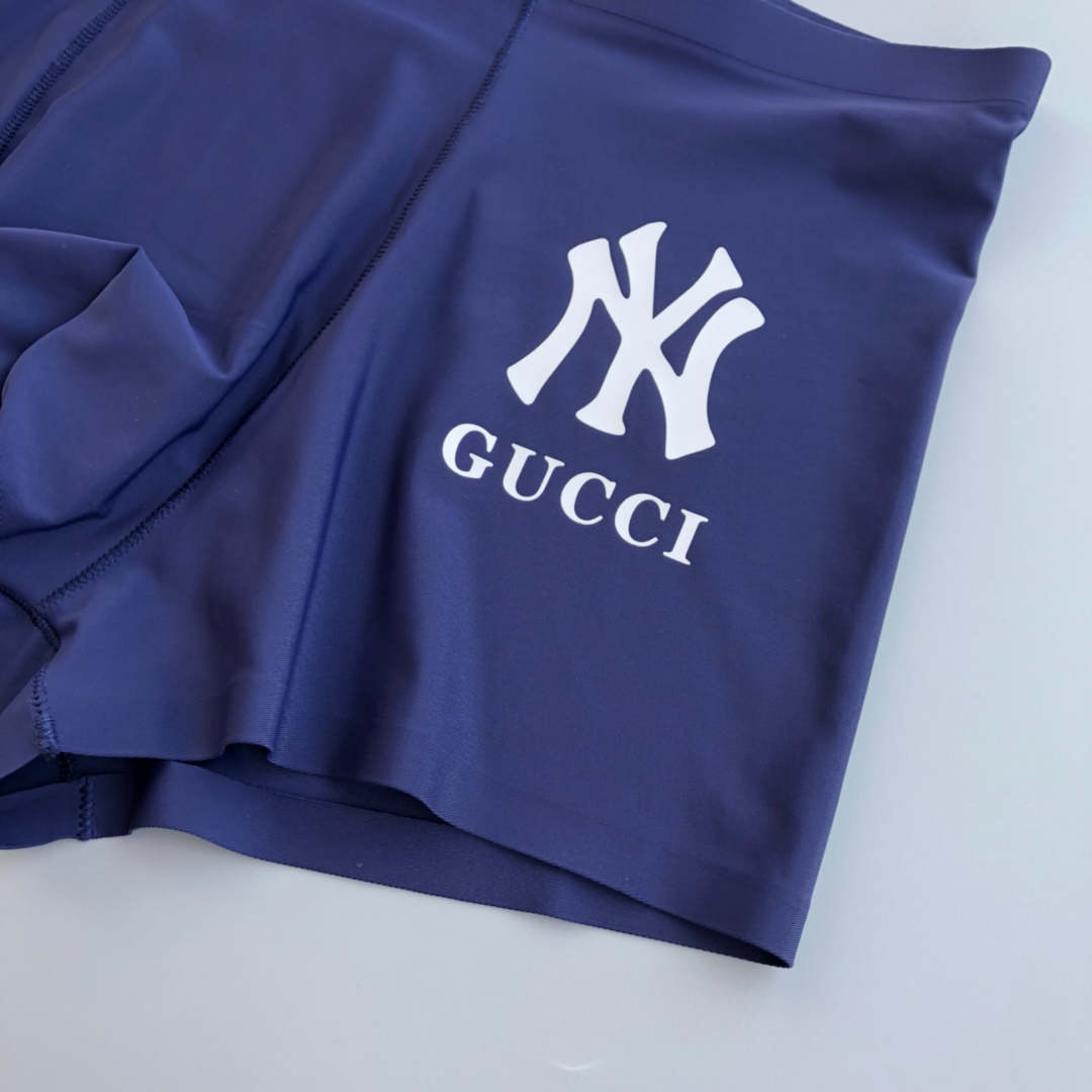  GUCCI 古奇 精致盒装男士内裤 经典款！采用无痕拼接 无缝压胶工艺 高档羊奶丝材质 轻薄透气丝滑 