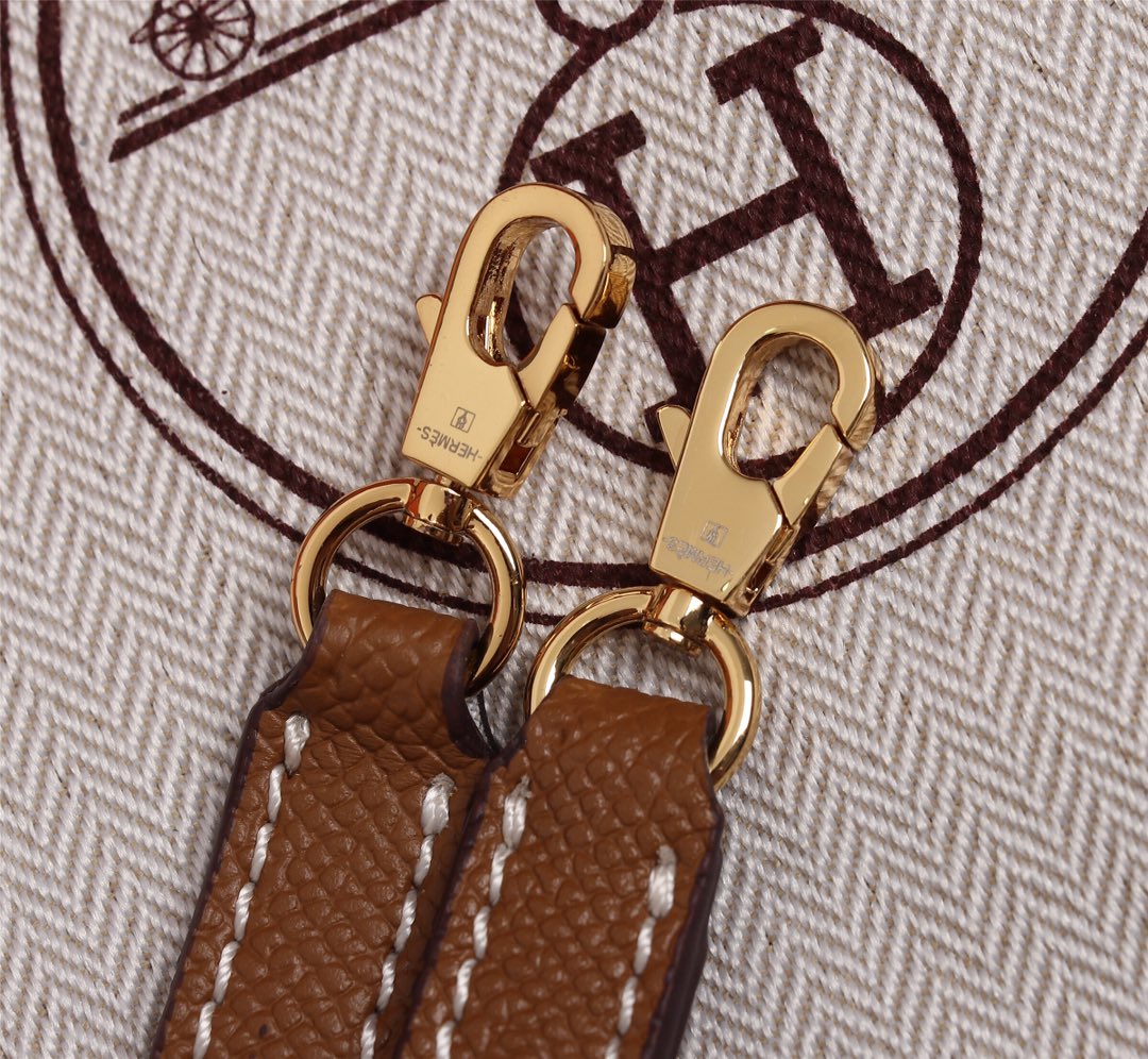 Hermès Luxury Designer Handbag Shoulder Crossbody Bag crafted in premium 8