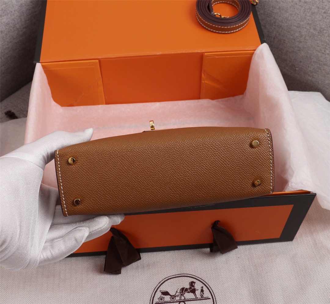 Hermès Luxury Designer Handbag Shoulder Crossbody Bag crafted in premium 3