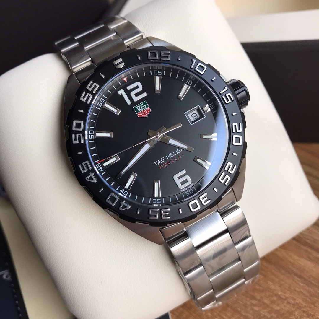 NO:727588,Can be customized to check the code at the counter. Batch: Original box: 50 New model with good looks online, hard goods. Original Tagheuer, TAG Heuer F1 series quartz watch, counter 10,000+. ~41mm diameter, sapphire mirror, super luminous hands, original movement, support for disassembly and inspection, tough guy style, ultra-difficult brushed steel strap craftsmanship that cannot be imitated, one watch and one code with hangtag, counter synchronization!  Brand new complete set of [color][color][color],,tag heue19860909可以订做专柜查验码 批: 原盒:50 新款高颜值上线,硬货.Original Tagheuer,泰格豪雅F1系列 石英表,专柜1万+. ~41mm表径,蓝宝石镜面,超强夜光指针,原装机芯,支持拆机验货,硬汉风格,超高难度精钢拉丝表带工艺无法仿制,一表一码配吊牌,专柜同步！全新全套出[色][色][色],,tag heue,Watch