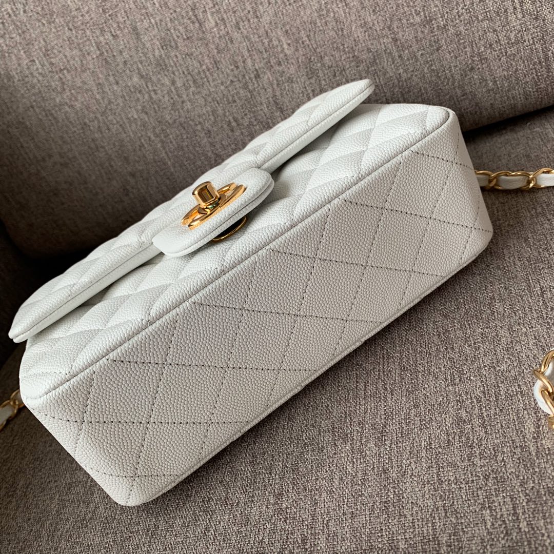 💰300法国🇫🇷高端定制品 Chane1 Classic Flap Bag A01116演绎了Chane1的经典，高雅、简约、精美！专柜同步更新 最新版本 ZP完美版型复刻 Medium Size: 20cm