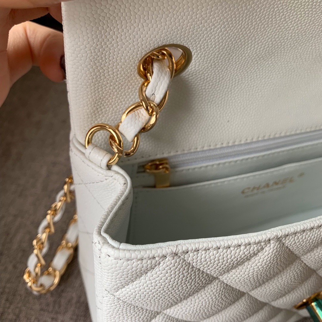 💰300法国🇫🇷高端定制品 Chane1 Classic Flap Bag A01116演绎了Chane1的经典，高雅、简约、精美！专柜同步更新 最新版本 ZP完美版型复刻 Medium Size: 20cm