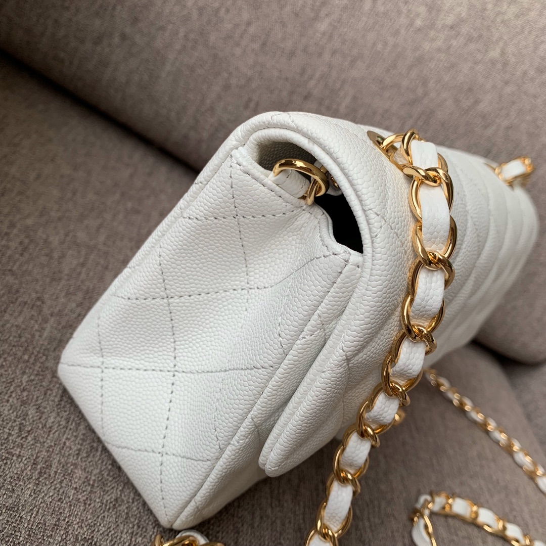💰300法国🇫🇷高端定制品 Chane1 Classic Flap Bag A01116演绎了Chane1的经典，高雅、简约、精美！专柜同步更新 最新版本 ZP完美版型复刻 Medium Size: 20cm