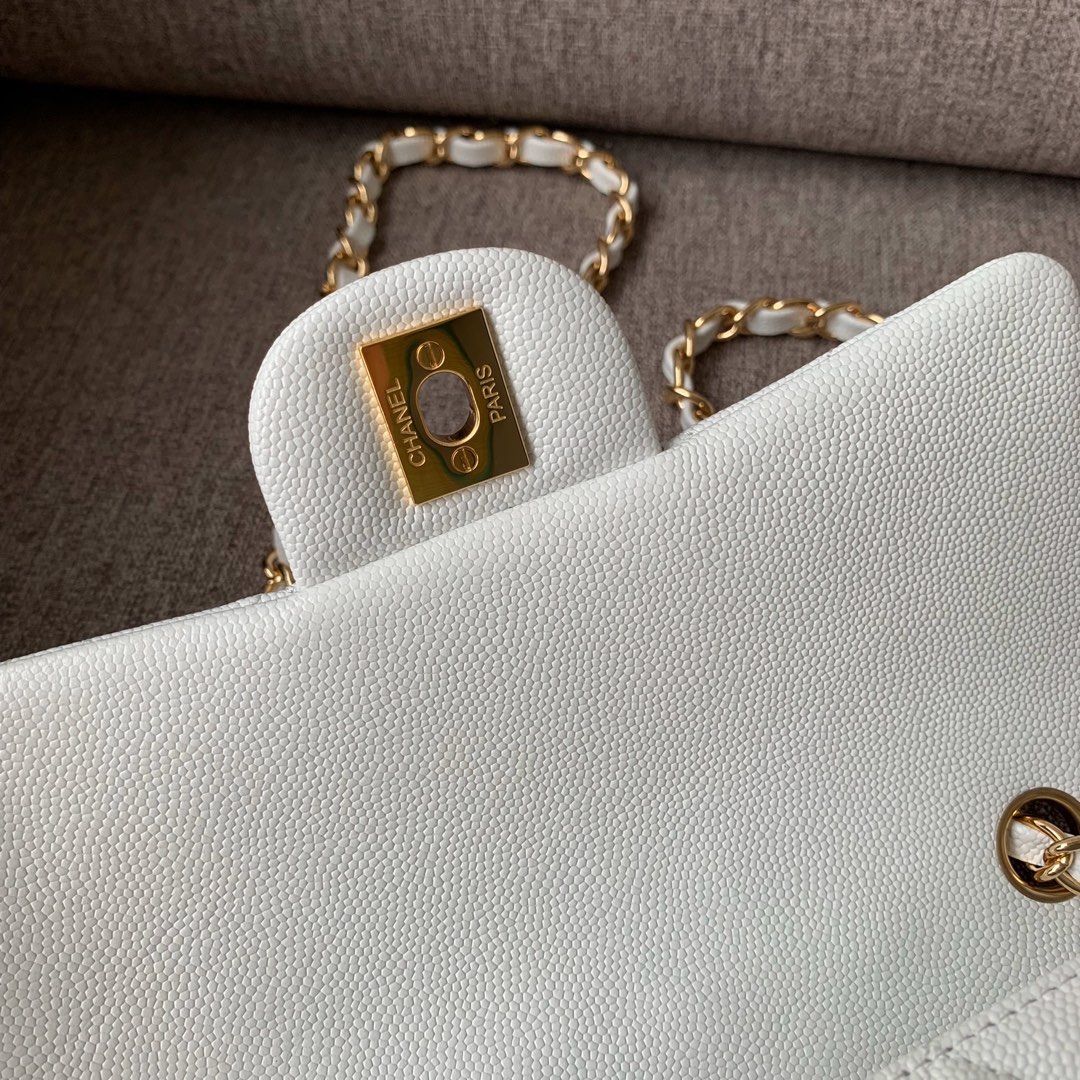 💰300法国🇫🇷高端定制品 Chane1 Classic Flap Bag A01116演绎了Chane1的经典，高雅、简约、精美！专柜同步更新 最新版本 ZP完美版型复刻 Medium Size: 20cm