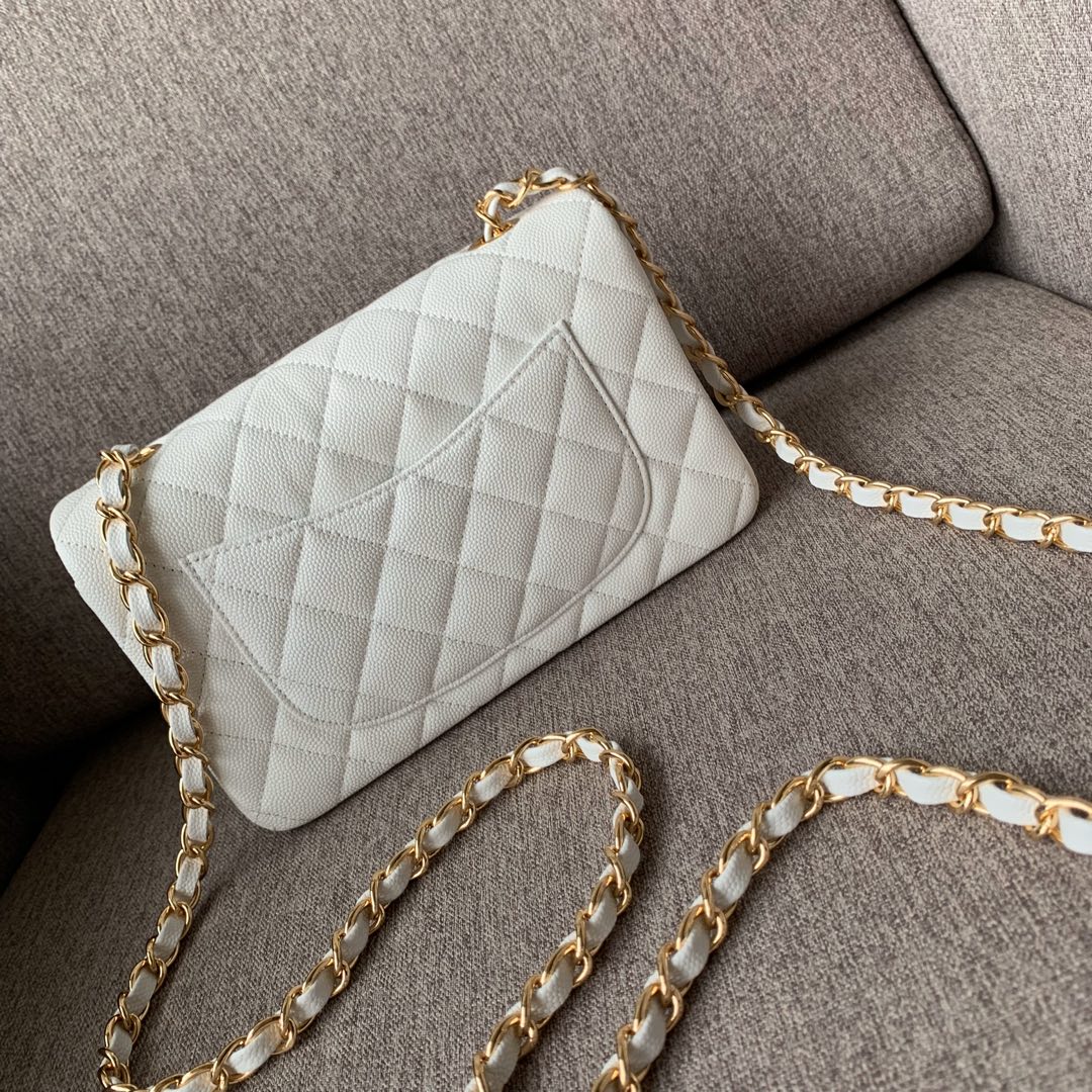 💰300法国🇫🇷高端定制品 Chane1 Classic Flap Bag A01116演绎了Chane1的经典，高雅、简约、精美！专柜同步更新 最新版本 ZP完美版型复刻 Medium Size: 20cm