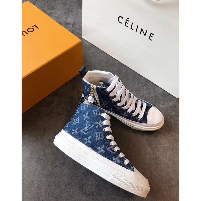 NO:170027,Classic Louis Vuitton Spring and Summer New Style! [Rose] This Louis Vuitton classic Stellar sneaker is made of blue Monogram denim material, contrasting with bright white laces, toe and rubber outsole, exuding a fresh summery atmosphere. It is equipped with ergonomic removable insoles for easy drying, sizes 35-40, 41 can be customized, casual shoes/sports shoes, louis vuitton, louis vuitton, sneakers19860909经典款Louis Vuitton春夏新款! [玫瑰]此款路易威登经典Stellar运动鞋采用蓝色Monogram牛仔布材质,与亮白色鞋带、鞋头和橡胶外底形成对比,散发着清新的夏日气息.配有符合人体工程学原理的可拆除鞋垫,方便干燥,35-40码,41可以定做,休闲鞋/运动鞋,louis vuitton,louis vuitton,sneakers,Women's Shoes