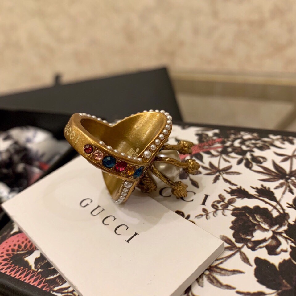 👑 Gucci 古驰 新款期待已久的花朵珍珠彩钻戒指复古金属镀金 流行复古风戒指🐯时尚 彩钻施华洛世奇水
