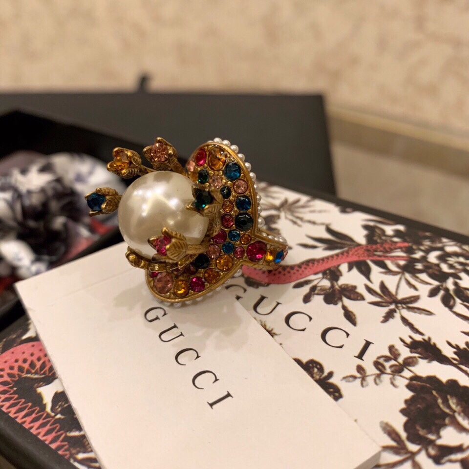 👑 Gucci 古驰 新款期待已久的花朵珍珠彩钻戒指复古金属镀金 流行复古风戒指🐯时尚 彩钻施华洛世奇水