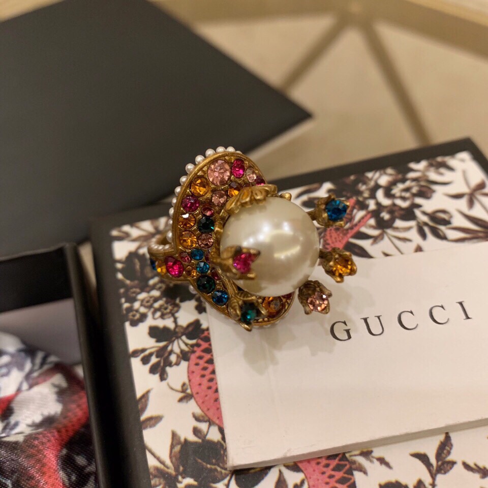 👑 Gucci 古驰 新款期待已久的花朵珍珠彩钻戒指复古金属镀金 流行复古风戒指🐯时尚 彩钻施华洛世奇水