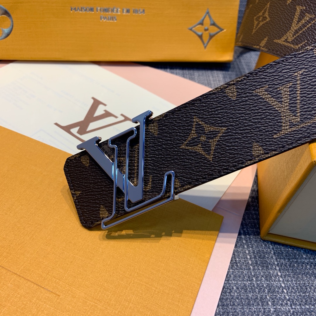 P 原单水货LV男士皮带腰带 海外原单货，宽4.0。精品钢扣与正品零距离接触，最高品质 进口头层皮零距离