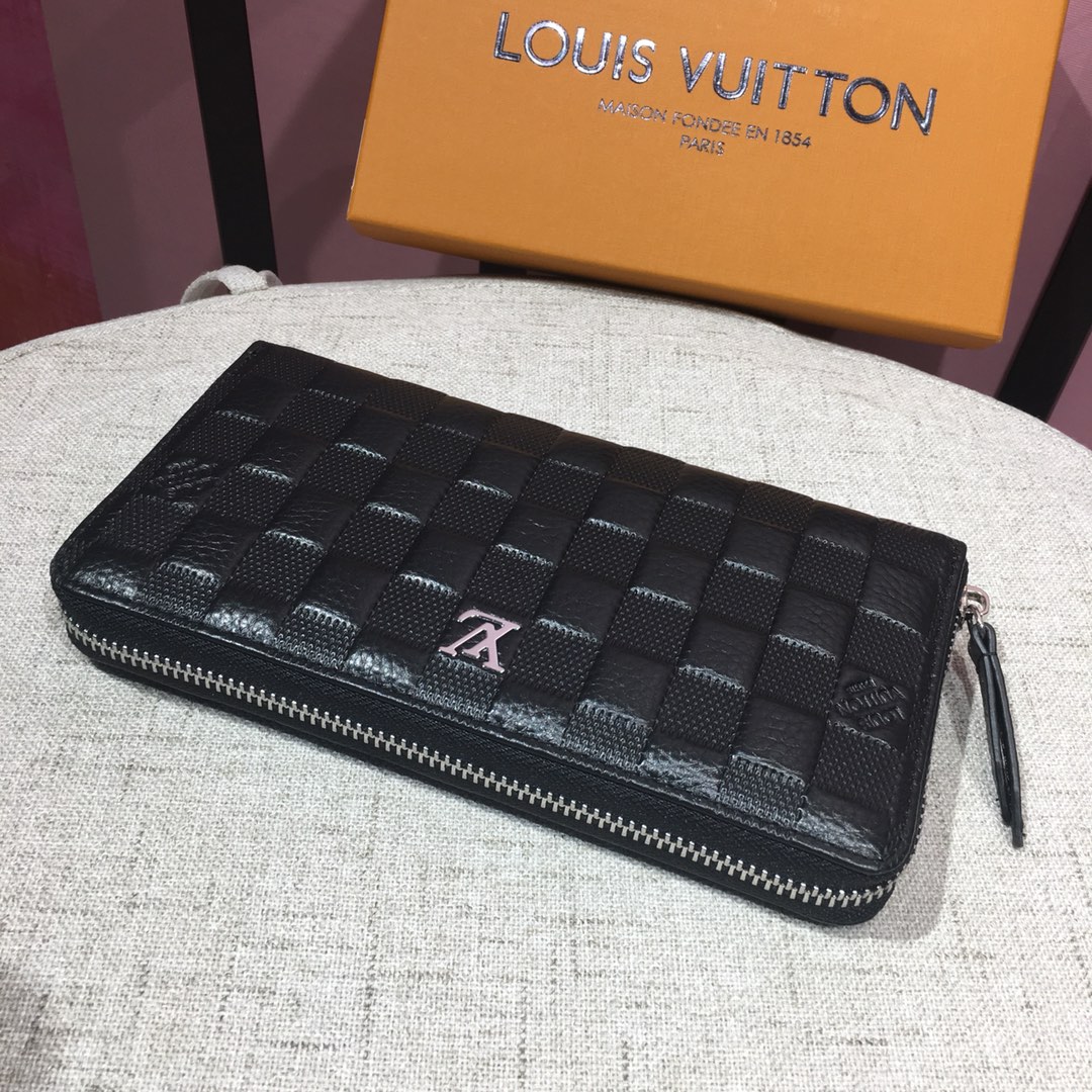 💞💞💞LV 6060火爆版单拉小手包到货💞💞里外头层牛皮打造💞图片色（自带原版盒子）男女通用哦…尺寸：1