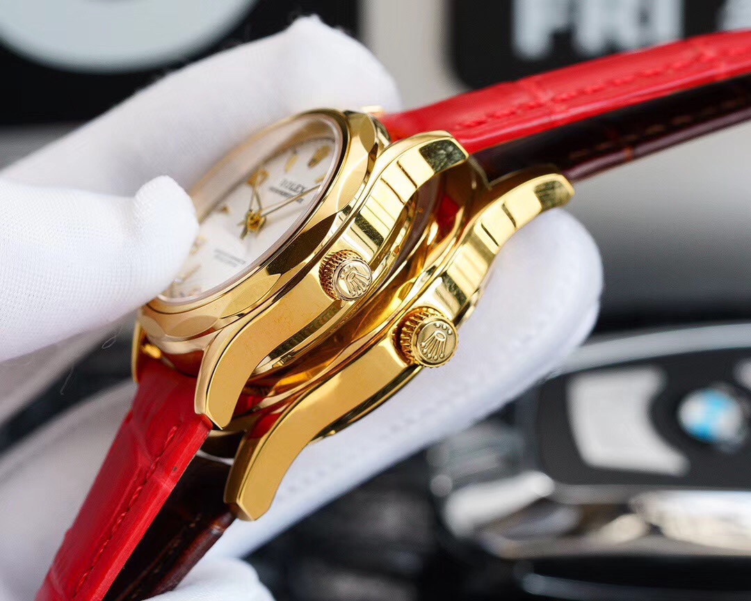 Rolex 而不失从容优雅的绅士风度 简约的表盘设计 让您读时更清晰 316L精钢表壳 棱角更铉丽