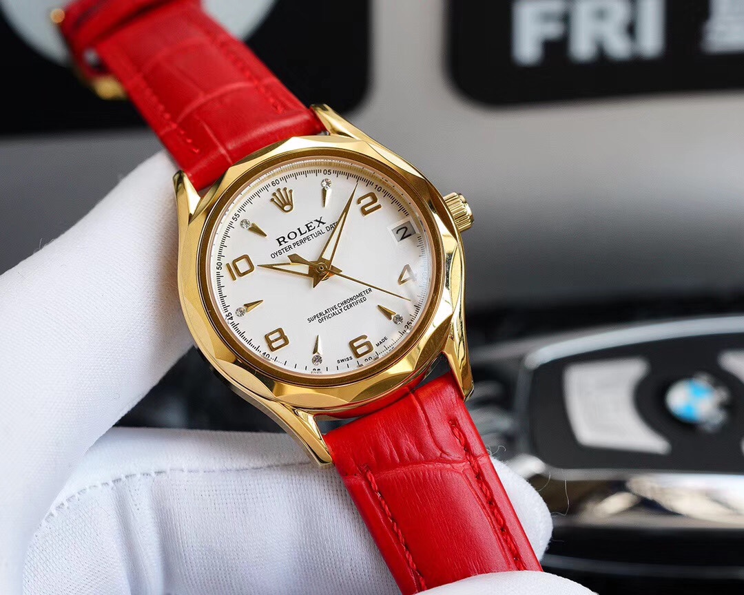 Rolex 而不失从容优雅的绅士风度 简约的表盘设计 让您读时更清晰 316L精钢表壳 棱角更铉丽