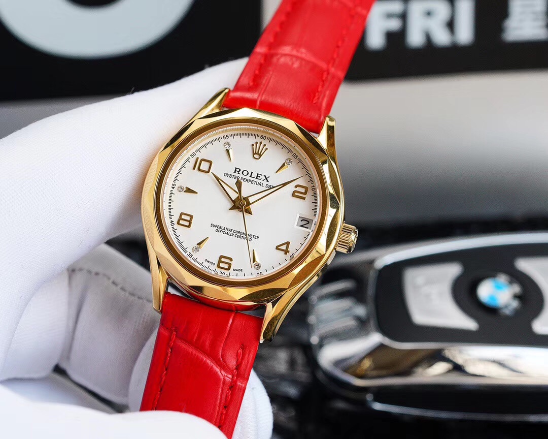 Rolex 而不失从容优雅的绅士风度 简约的表盘设计 让您读时更清晰 316L精钢表壳 棱角更铉丽
