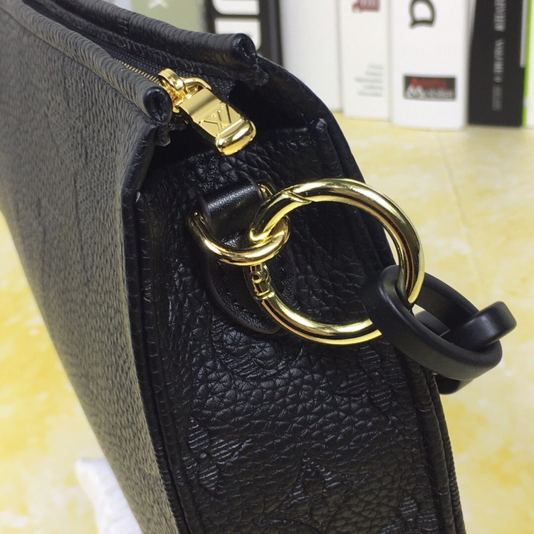 Louis Vuitton M47542 everyday