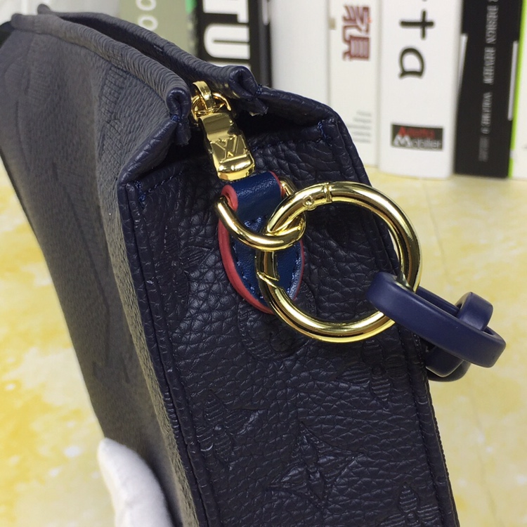 Louis Vuitton M47542 everyday
